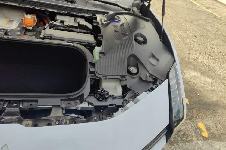 Used HiPhi Z 2023 Four-Seat Version Engine Bay Left