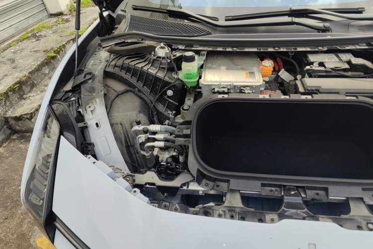 Used HiPhi Z 2023 Four-Seat Version Engine Bay Right