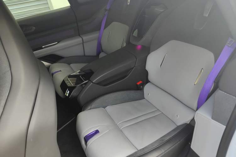 Used HiPhi Z 2023 Four-Seat Version Left Rear Seat