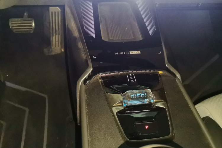 Used HiPhi Z 2023 Five-Seater Version Audio And AC Panel