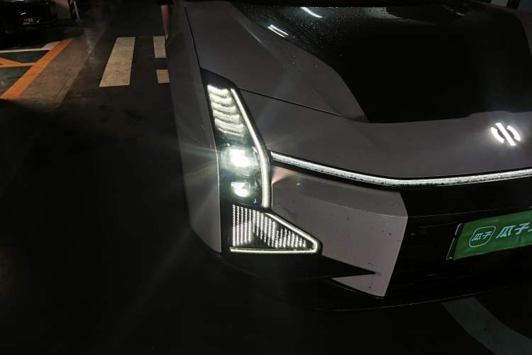 Used HiPhi Z 2023 Four-Seat Version Right Front Headlight