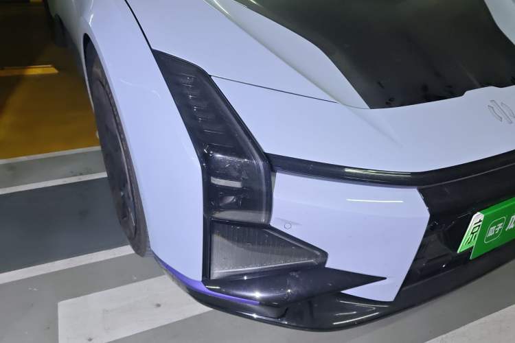 Used HiPhi Z 2023 Four-Seat Version Right Front Headlight