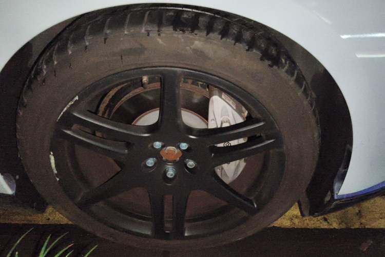 Used HiPhi Z 2023 Four-Seat Version Right Front Wheel Hub