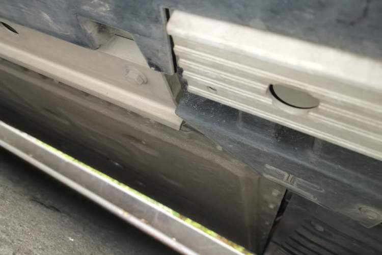 Used HiPhi Z 2023 Four-Seat Version Chassis Rear Left