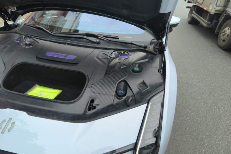 Used HiPhi Z 2023 Four-Seat Version Engine Bay Left