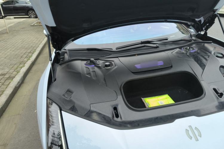 Used HiPhi Z 2023 Four-Seat Version Engine Bay Right