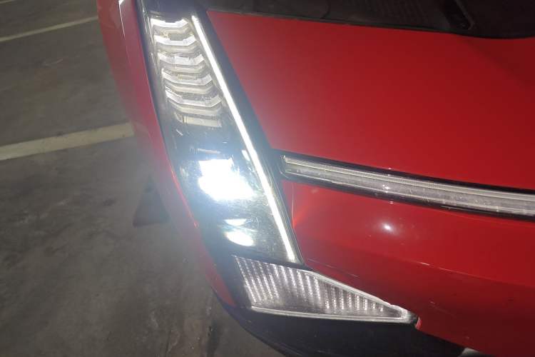 Used HiPhi Z 2023 Four-Seat Version Right Front Headlight