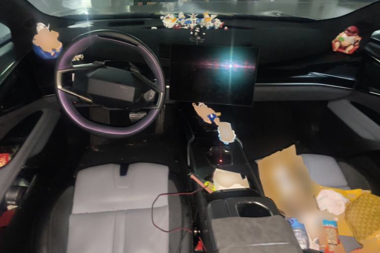 Used HiPhi Z 2023 Five-Seater Version Center Console