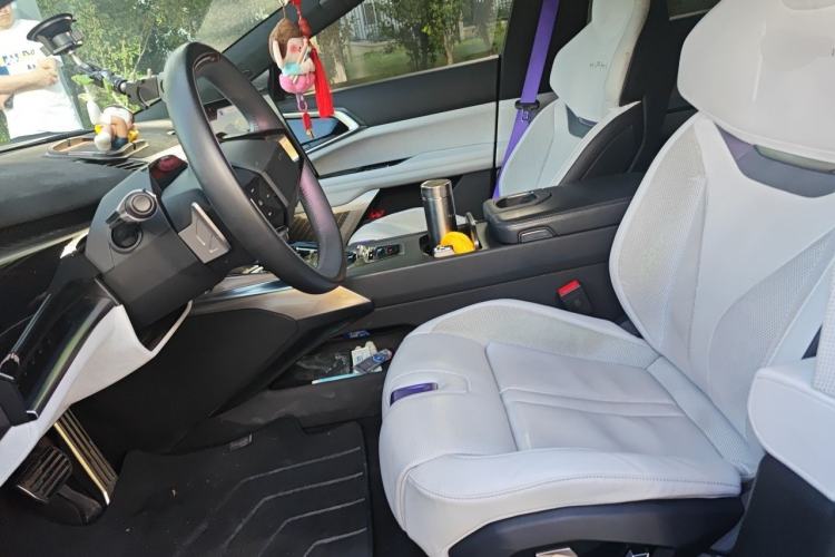 Used HiPhi Z 2023 Four-Seat Version Left Front Seat