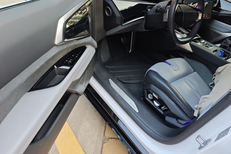 Used HiPhi Z 2023 Five-Seater Version Driver Seat