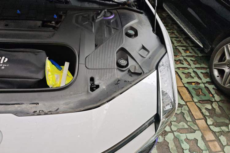 Used HiPhi Z 2023 Five-Seater Version Engine Bay Left