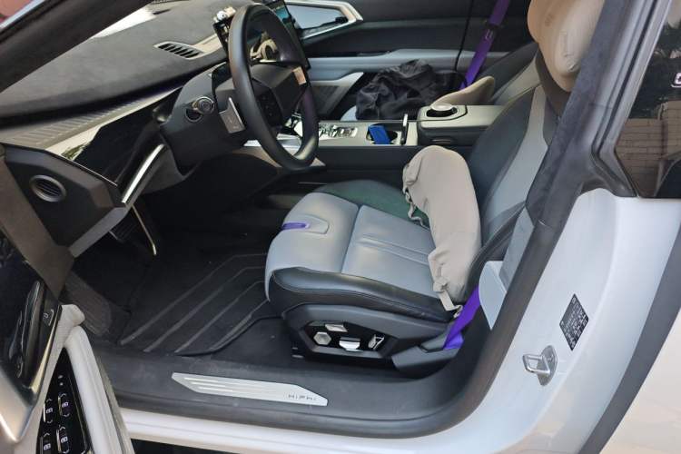 Used HiPhi Z 2023 Five-Seater Version Left Front Seat