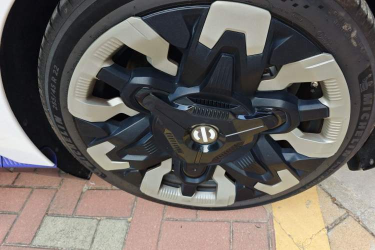 Used HiPhi Z 2023 Five-Seater Version Right Front Wheel Hub