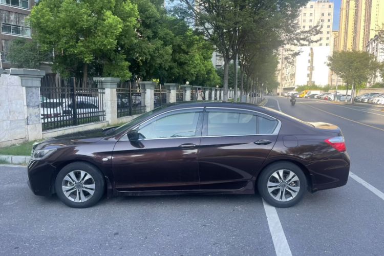 Used Honda Accord 2014 2.0L EX Luxury Edition Exterior 5