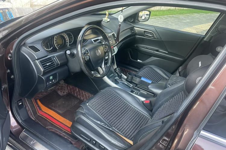 Used Honda Accord 2014 2.0L EX Luxury Edition Interior 1