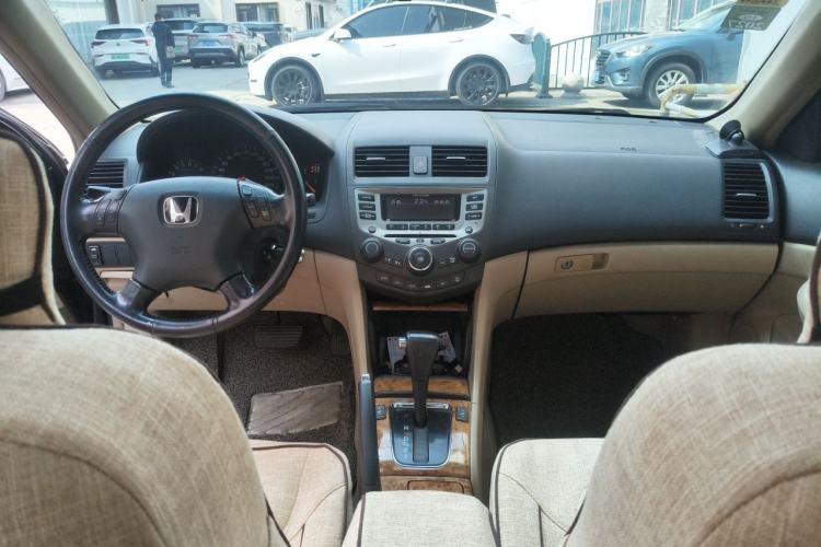 Used Honda Accord 2004 2.4L Center Console