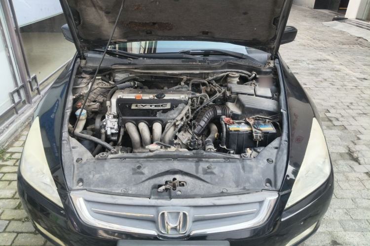 Used Honda Accord 2004 2.4L Engine Bay
