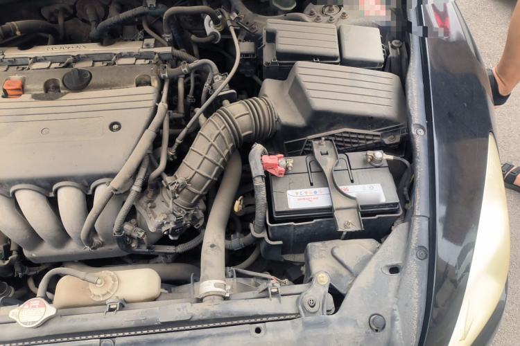 Used Honda Accord 2004 2.0L Engine Bay Left