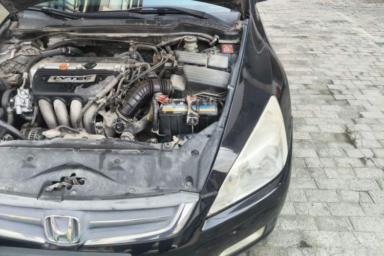 Used Honda Accord 2004 2.4L Engine Bay Left