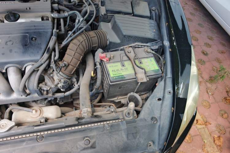 Used Honda Accord 2004 2.4L Engine Bay Left