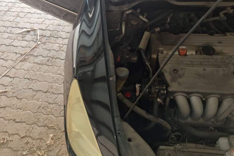 Used Honda Accord 2004 2.0L Engine Bay Right