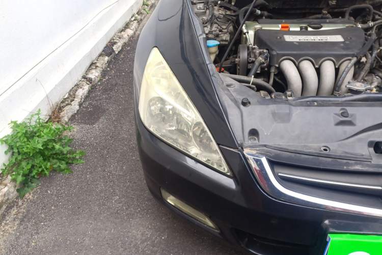 Used Honda Accord 2004 2.0L Engine Bay Right