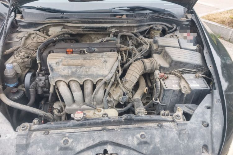 Used Honda Accord 2004 2.4L Engine Bay