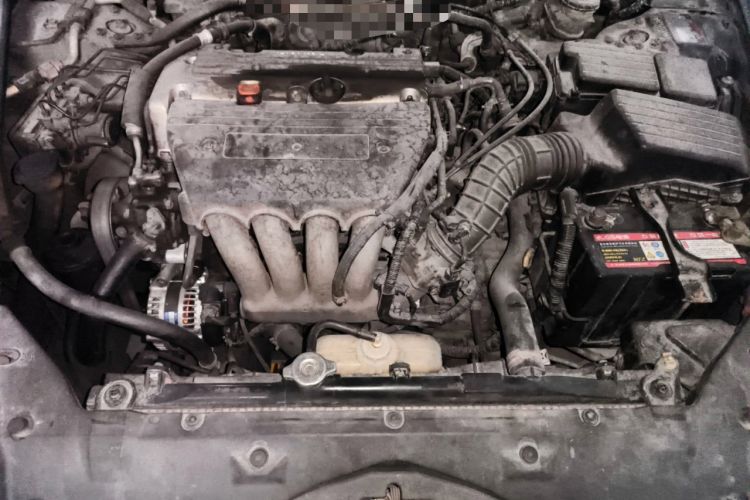 Used Honda Accord 2004 2.4L Engine Bay