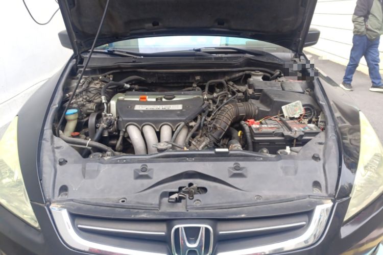Used Honda Accord 2004 2.0L Engine Bay