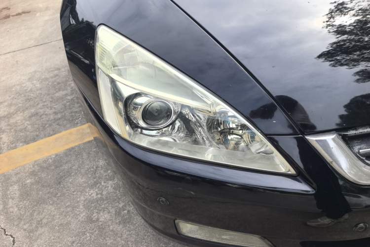 Used Honda Accord 2004 2.4L Right Front Headlight