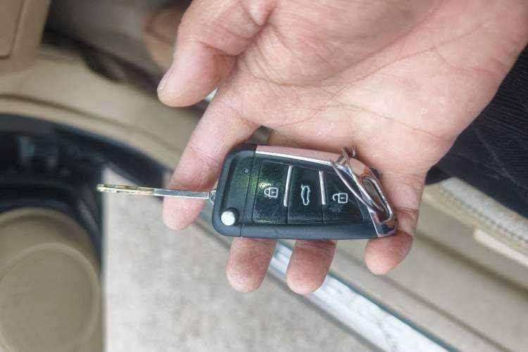 Used Honda Accord 2004 2.4L Vehicle Key