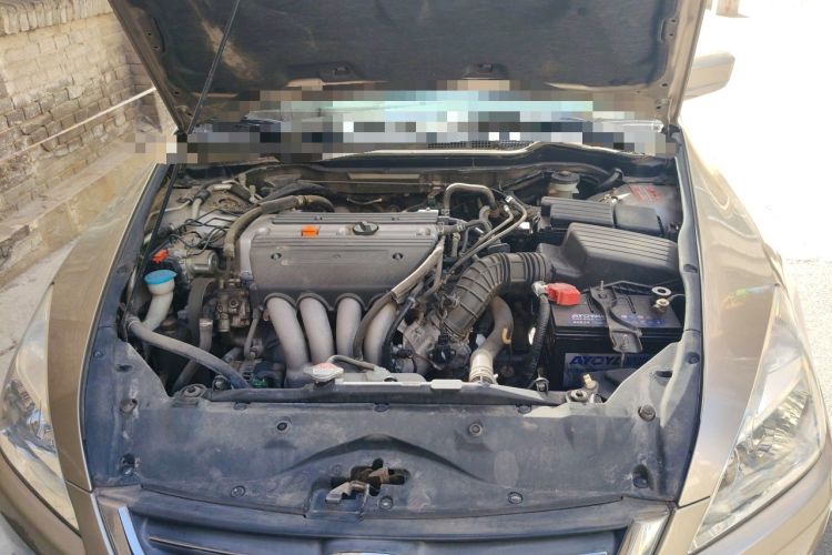 Used Honda Accord 2004 2.4L Engine Bay