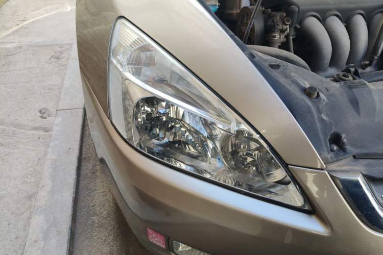 Used Honda Accord 2004 2.4L Right Front Headlight