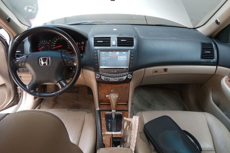 Used Honda Accord 2004 2.4L Center Console