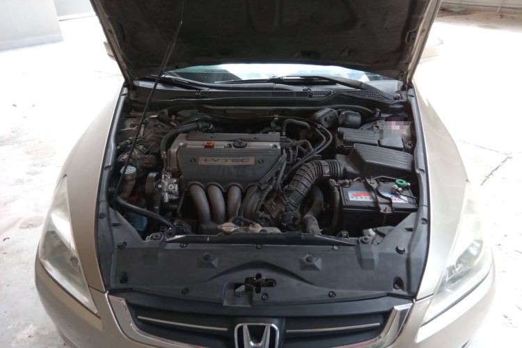Used Honda Accord 2004 2.4L Engine Bay