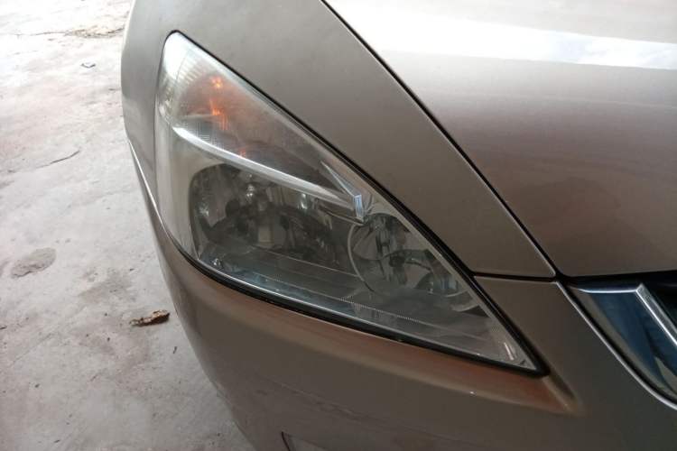 Used Honda Accord 2004 2.4L Right Front Headlight