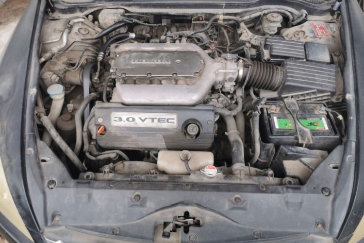 Used Honda Accord 2005 3.0L V6 Engine Bay