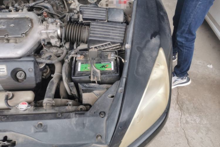 Used Honda Accord 2005 3.0L V6 Engine Bay Left