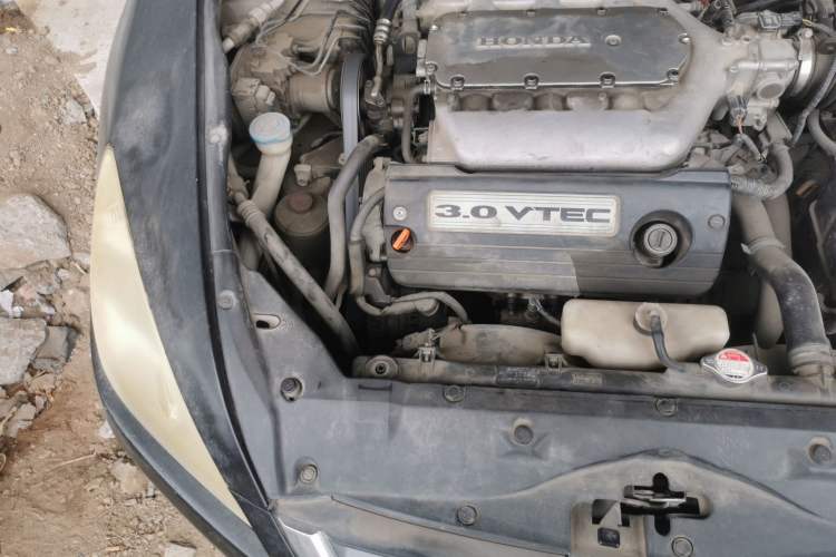 Used Honda Accord 2005 3.0L V6 Engine Bay Right