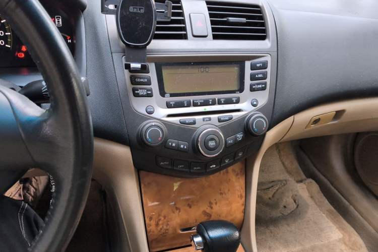 Used Honda Accord 2005 2.0L standard version Audio And AC Panel