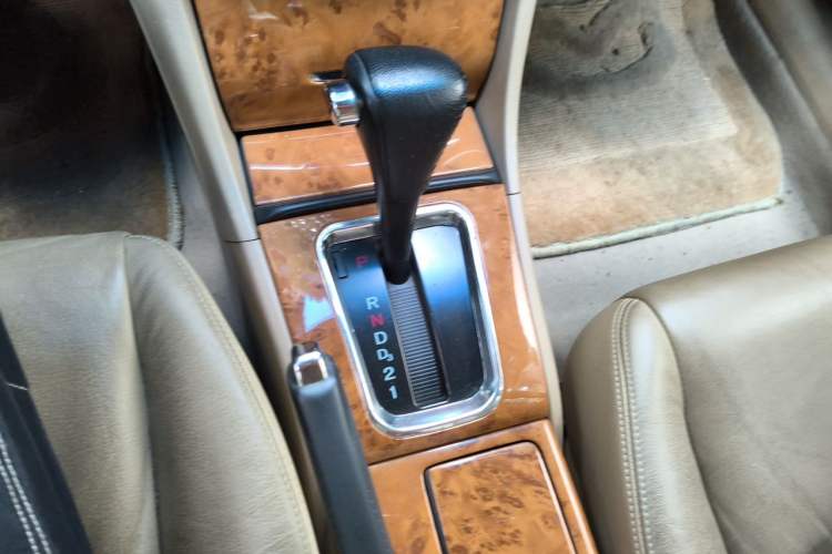 Used Honda Accord 2005 2.0L standard version Gear Lever