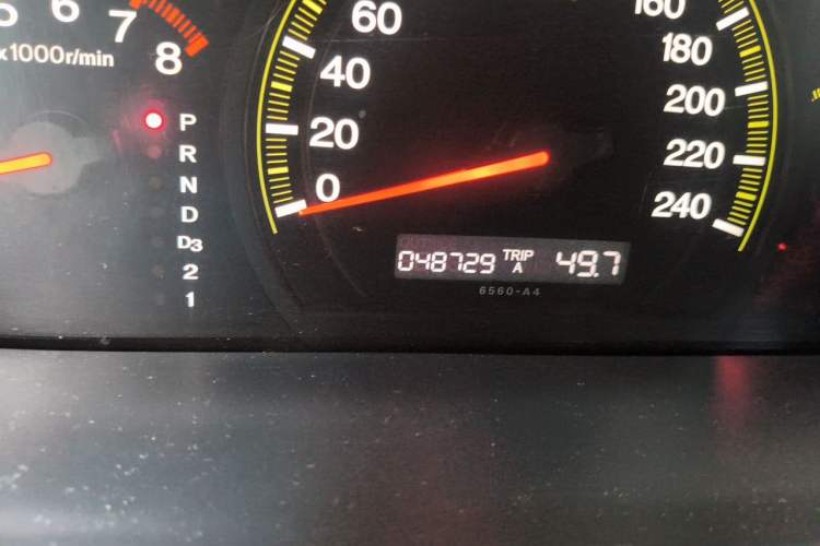 Used Honda Accord 2005 2.0L standard version Odometer Close Up