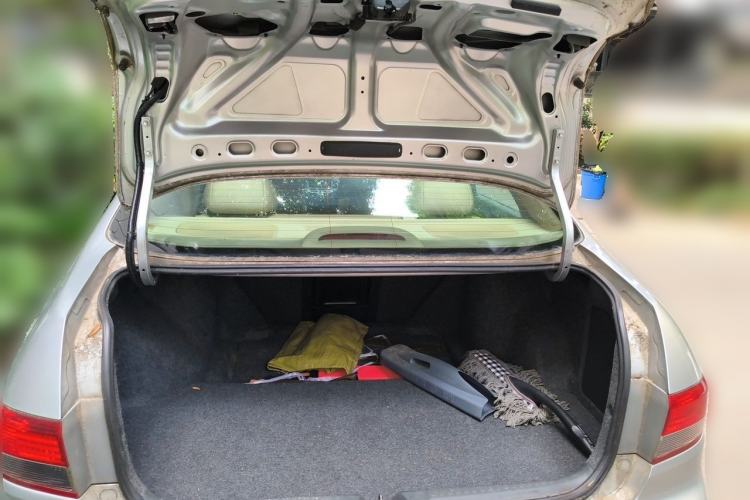 Used Honda Accord 2005 2.0L standard version Trunk