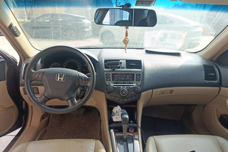 Used Honda Accord 2006 2.4L standard version Center Console