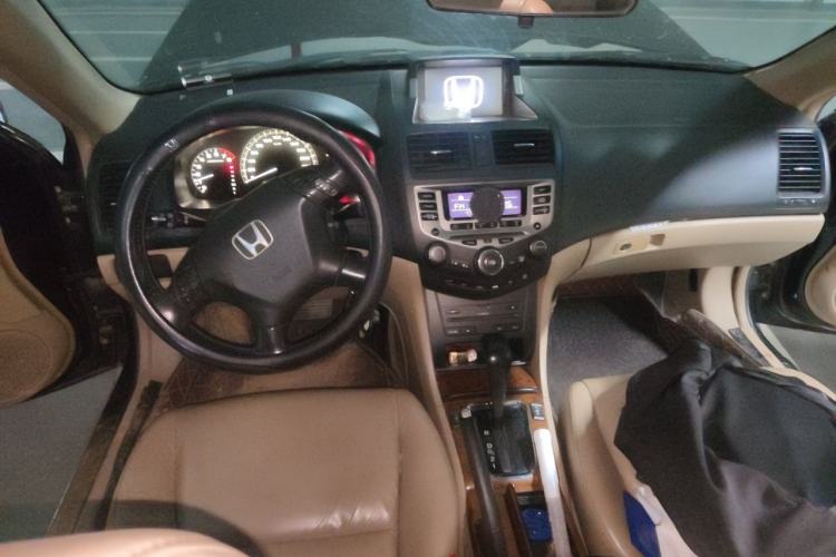 Used Honda Accord 2006 2.4L Luxury Edition Center Console