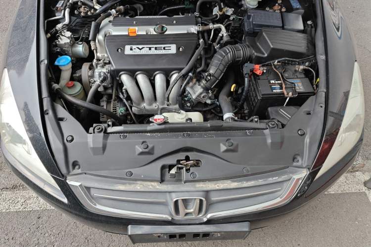 Used Honda Accord 2006 2.4L standard version Engine Bay