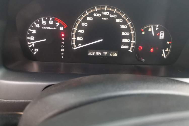 Used Honda Accord 2006 2.4L heated version Odometer Close Up
