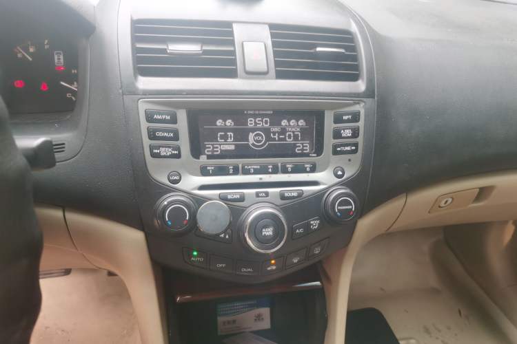 Used Honda Accord 2007 2.4L Automatic Comfort Classic Edition Audio And AC Panel