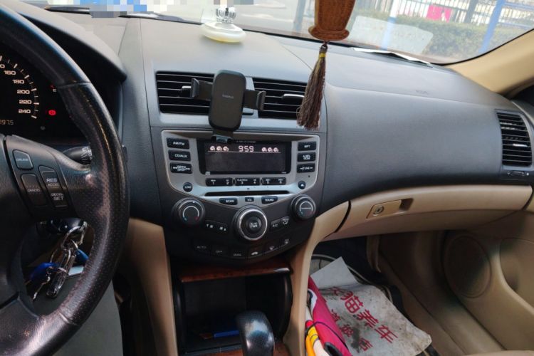 Used Honda Accord 2007 2.4L Automatic Comfort Classic Edition Audio And AC Panel