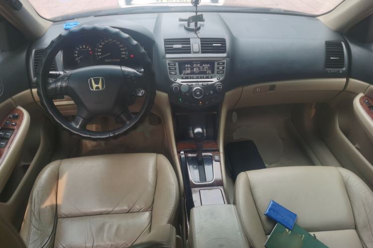 Used Honda Accord 2007 2.4L Automatic Comfort Classic Edition Center Console